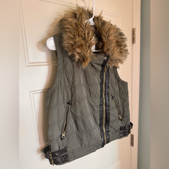 maurices Olive Gray Puffer Vest with Fur Collar - Size L - Picture 2 of 4